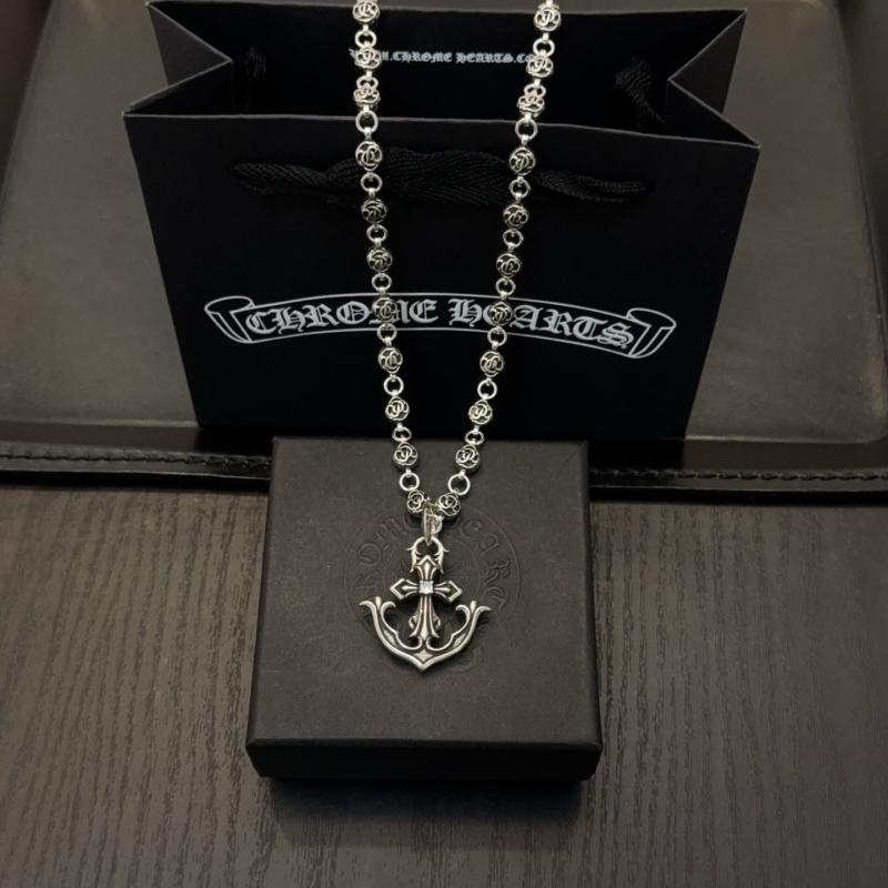 Ch*0me He**ts necklaces